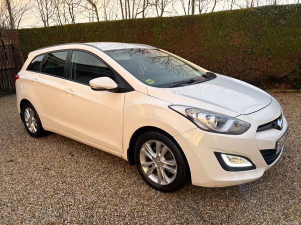Hyundai i30 Estate/Jeep, Diesel, 2014, White