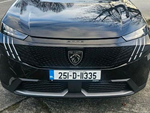 Peugeot 5008 MPV, Petrol, 2025, Black