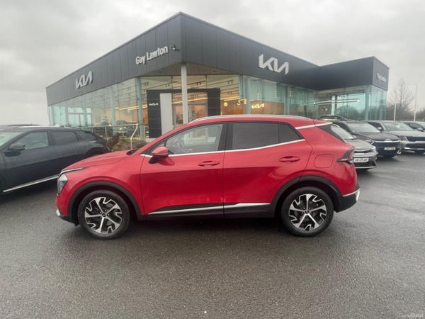Kia Sportage MPV, Diesel Hybrid, 2023, Red