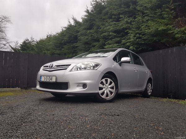 Toyota Auris Hatchback, Diesel, 2011, Silver