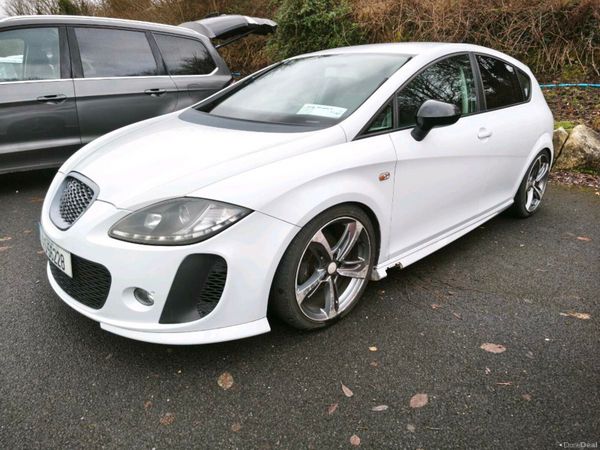 SEAT Leon Hatchback, Diesel, 2011, White