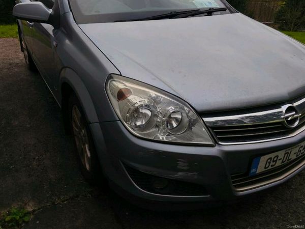 Opel Astra Hatchback, Diesel, 2009, Silver