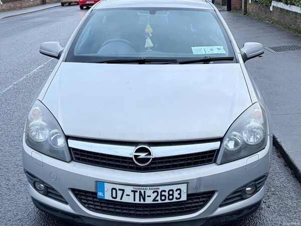 Opel Astra Hatchback, Petrol, 2007, Yellow