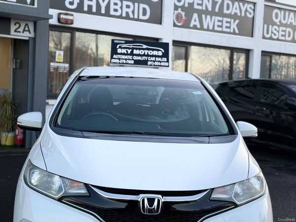 Honda Fit Hatchback, Petrol Hybrid, 2017, Silver