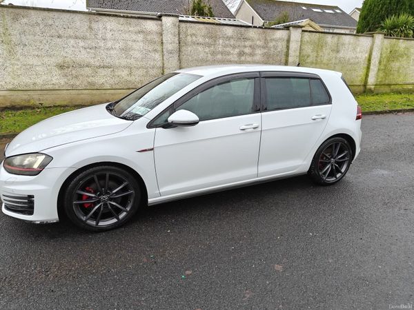 Volkswagen Golf Hatchback, Petrol, 2013, White