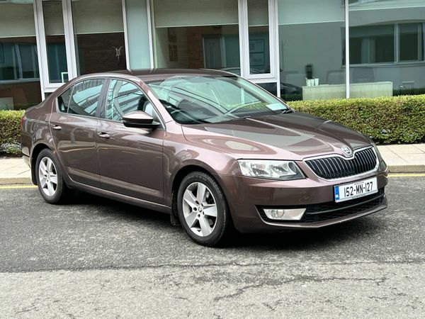 Skoda Octavia Saloon, Diesel, 2015, Brown