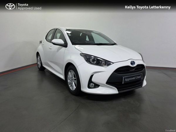 Toyota Yaris Hatchback, Petrol Hybrid, 2022, White