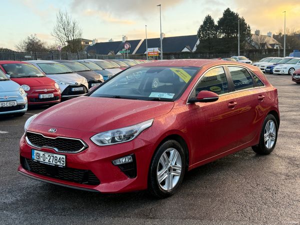 Kia Ceed Hatchback, Petrol, 2019, Red