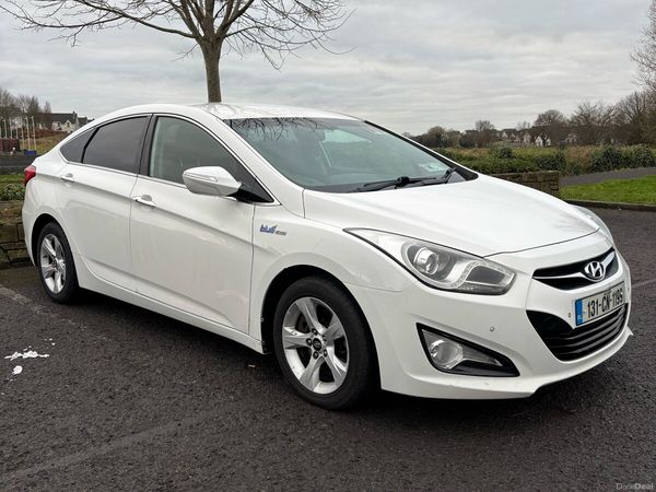 Hyundai i40 Saloon, Diesel, 2013, White
