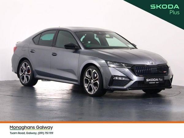 Skoda Octavia Hatchback, Diesel, 2023, Grey