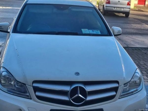 Mercedes-Benz C-Class Saloon, Diesel, 2011, White