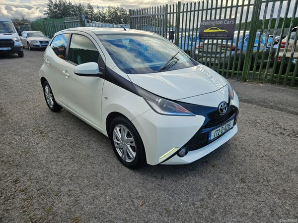 Toyota Aygo Hatchback, Petrol, 2017, White