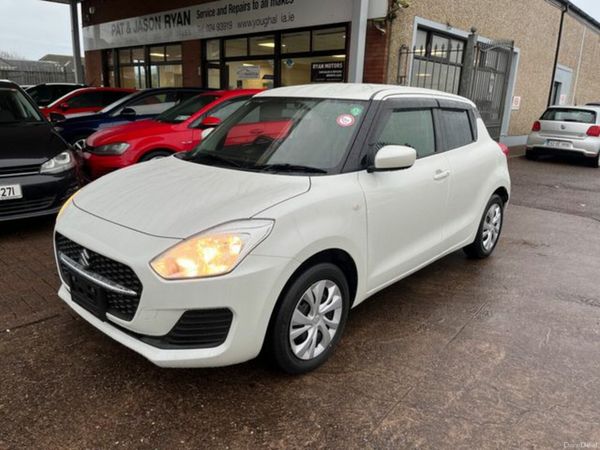 Suzuki Swift Hatchback, Petrol, 2020, White