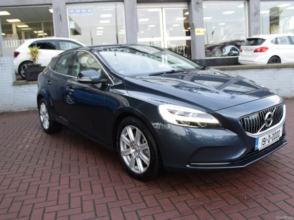 Volvo V40 Hatchback, Diesel, 2019, Blue