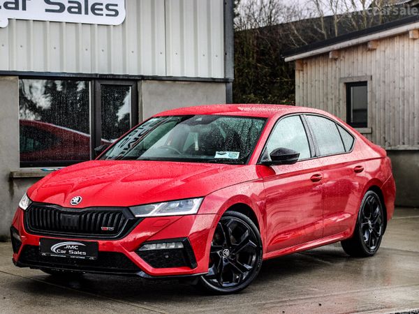 Skoda Octavia Saloon, Diesel, 2021, Red