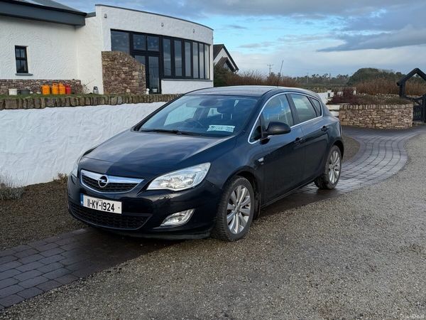 Opel Astra Hatchback, Diesel, 2011, Black