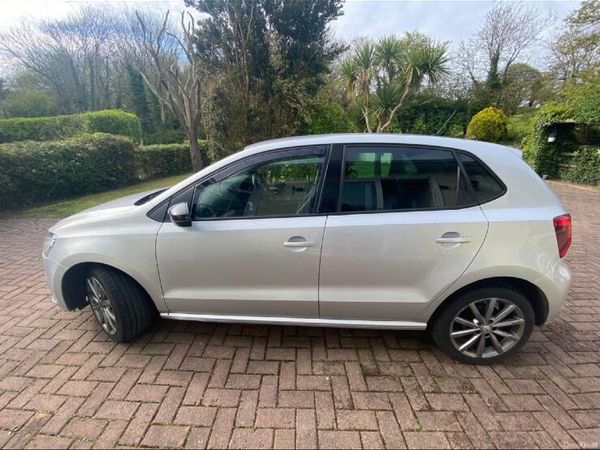 Volkswagen Polo Hatchback, Petrol, 2015, Silver