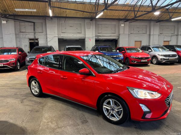 Ford Focus Hatchback, Petrol, 2018, Red