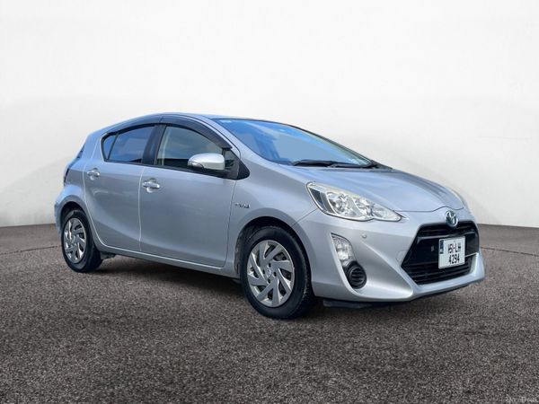 Toyota Aqua Hatchback, Petrol Hybrid, 2015, Silver