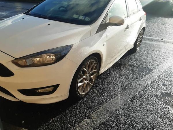 Ford Focus Hatchback, Petrol, 2017, White