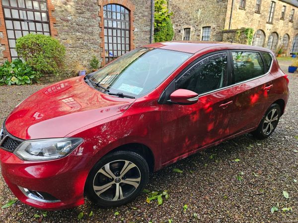 Nissan Pulsar Hatchback, Diesel, 2015, Red