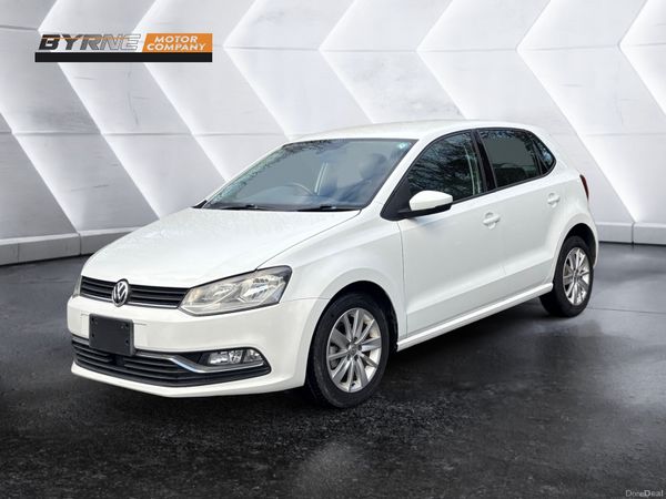 Volkswagen Polo Hatchback, Petrol, 2015, White