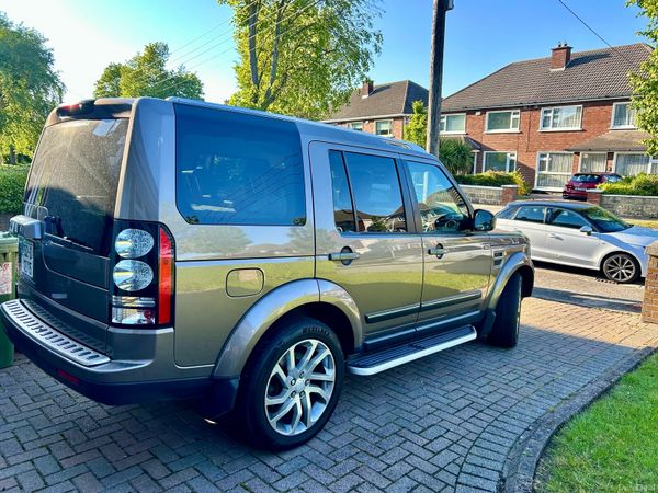 Land Rover Discovery SUV, Diesel, 2015, Gold