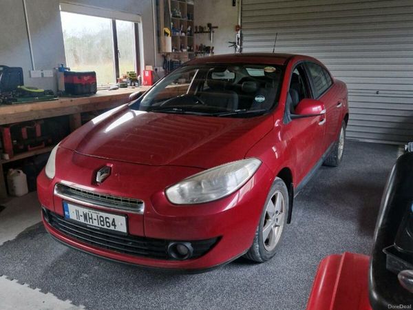 Renault Fluence Saloon, Diesel, 2011, Red