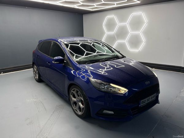 Ford Focus Hatchback, Petrol, 2015, Blue