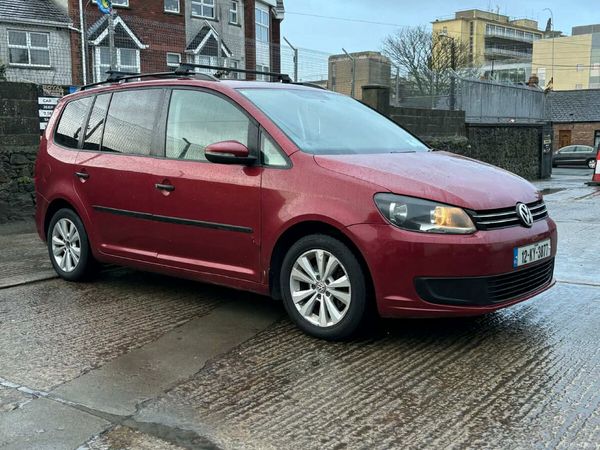 Volkswagen Touran MPV, Diesel, 2012, Red
