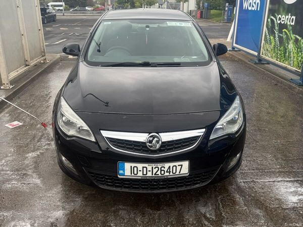 Vauxhall Astra Hatchback, Diesel, 2010, Black