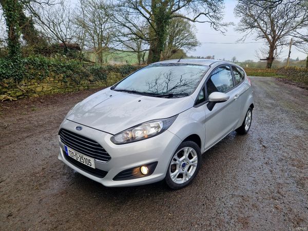 Ford Fiesta Hatchback, Petrol, 2013, Silver