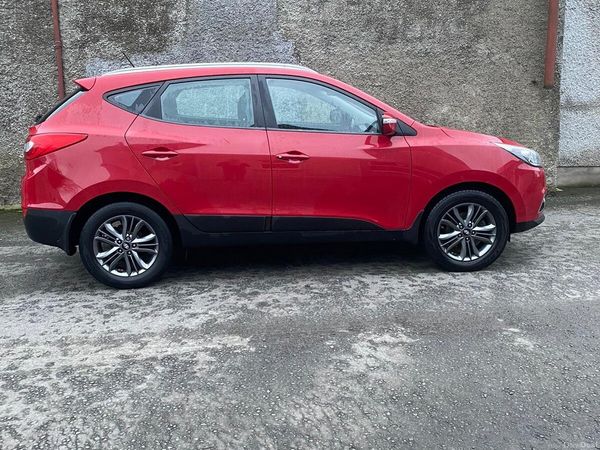 Hyundai ix35 SUV, Diesel, 2015, Red