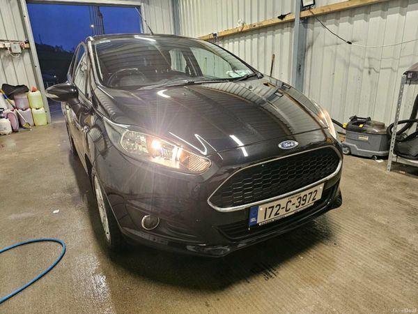 Ford Fiesta Hatchback, Petrol, 2017, Black