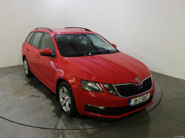 Skoda Octavia Estate, Diesel, 2019, Red