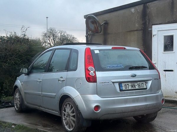 Ford Fiesta Hatchback, Petrol, 2007, Silver