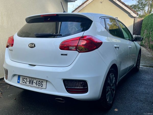 Kia Ceed Hatchback, Diesel, 2015, White