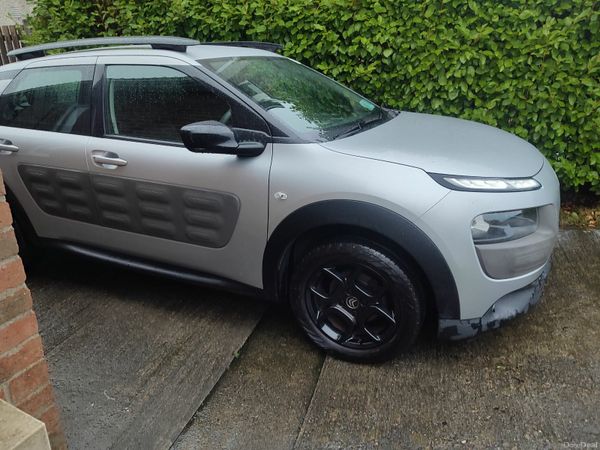 Citroen C4 Cactus Hatchback, Diesel, 2014, Silver