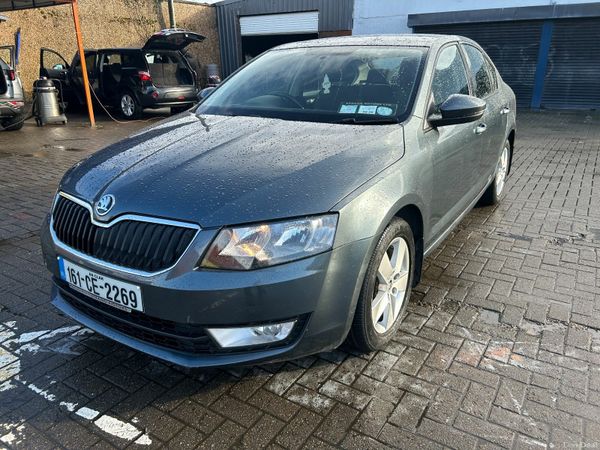 Skoda Octavia Saloon, Diesel, 2016, Grey