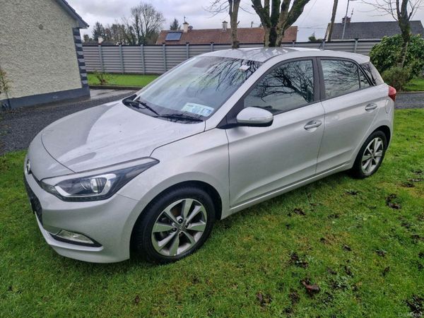 Hyundai i20 Hatchback, Petrol, 2017, Grey