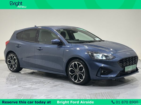 Ford Focus Hatchback, Petrol Hybrid, 2022, Blue