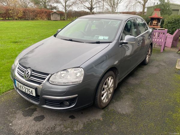 Volkswagen Jetta Saloon, Diesel, 2010, Grey