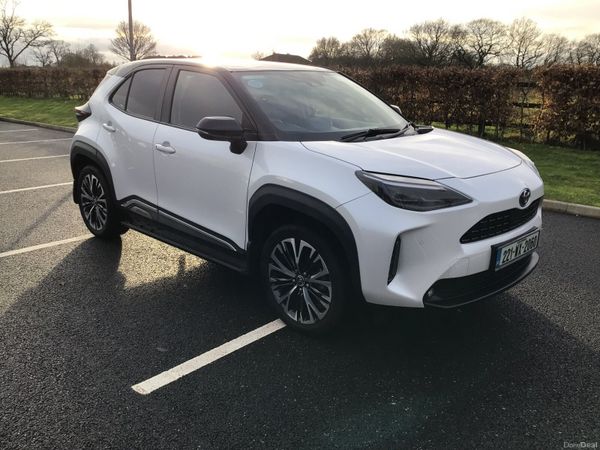 Toyota Yaris Cross Hatchback, Petrol Hybrid, 2022, White