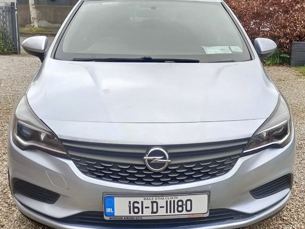 Opel Astra Hatchback, Petrol, 2016, Silver