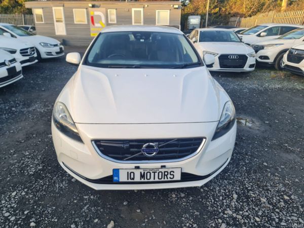 Volvo V40 Hatchback, Petrol, 2013, White