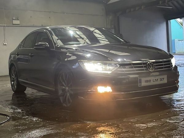 Volkswagen Passat Saloon, Diesel, 2019, Grey