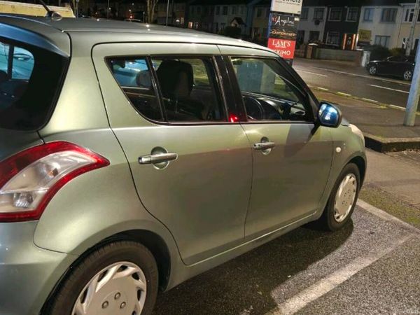 Suzuki Swift Hatchback, Petrol, 2013, Green
