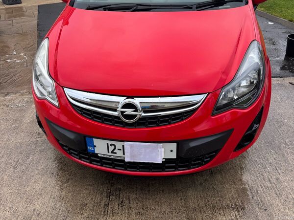 Opel Corsa Hatchback, Petrol, 2012, Red