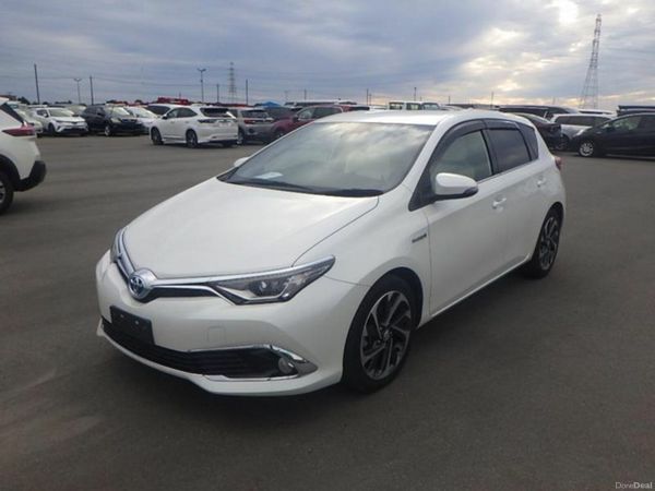 Toyota Auris Hatchback, Petrol Hybrid, 2016, White