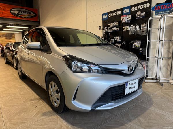 Toyota Vitz Hatchback, Petrol, 2014, Silver